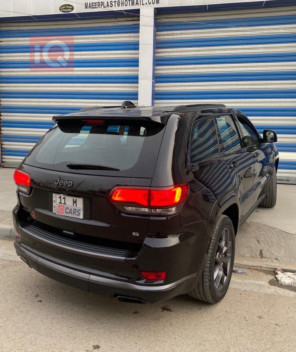 جیپ گراند شیرۆکی